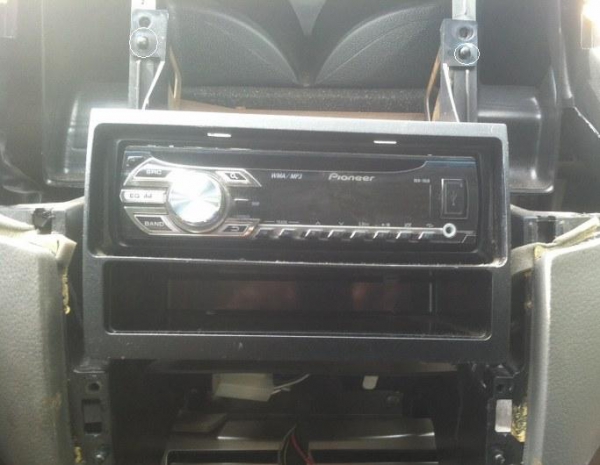 Metra Dash Kit 99-7419 Radio Installation Kit for 2005-2006 Nissan Altima Metra Dash Kit 99-7419 Radio Installation Kit for 2005-2006 Nissan Altima
