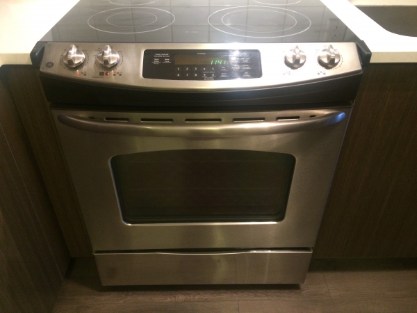 General Electric Electric Oven and Hob Model JCS630 General Electric Electric Oven and Hob Model JCS630