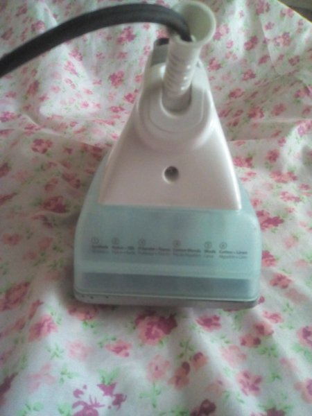 Black and Decker Steam Iron Model IRBD02LA Black and Decker Steam Iron Model IRBD02LA