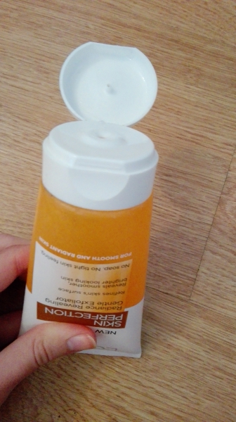 L'Oreal Skin Perfection Radiance Revealing Gentle Face Exfoliater L'Oreal Skin Perfection Radiance Revealing Gentle Face Exfoliater