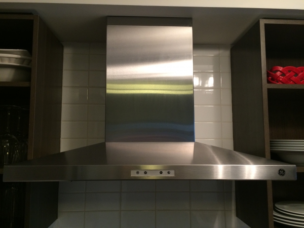 General Electric Range Hood Model PVWC924 General Electric Range Hood Model PVWC924
