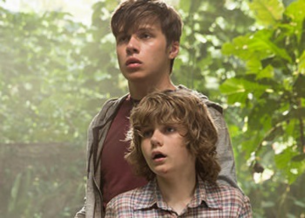 Jurassic World Sci Fi Adventure Movie 2015 Review jurassic-world-sci-fi-adventure-movie-2015-review