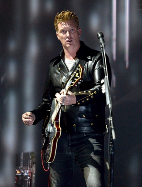 Queens of the Stone Age (rock band) Queens of the Stone Age (rock band)