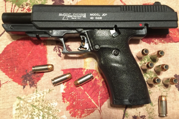 Hi-Point Model JCP 40 SW semiautomatic pistol Hi-Point Model JCP 40 SW semiautomatic pistol