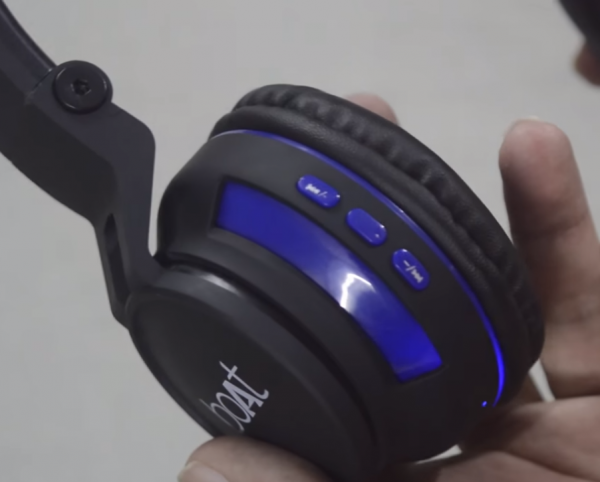 Boat Rockerz 350 Bluetooth Headphones Boat Rockerz 350 Bluetooth Headphones