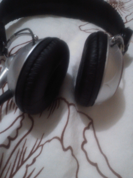 Solic SLR-306 MV Stereo Headphones Solic SLR-306 MV Stereo Headphones