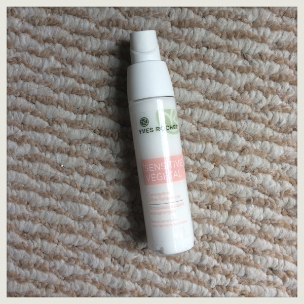Yves Rocher Sensitive Vegetal Intense Soothing Concentrate Yves Rocher Sensitive Vegetal Intense Soothing Concentrate