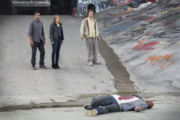 Fear the Walking Dead (Horror Drama Television Series) Fear the Walking Dead (Horror Drama Television Series)