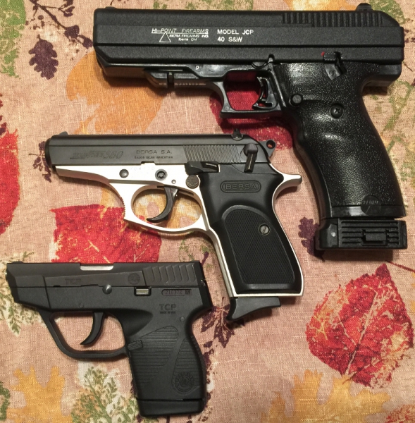 Hi-Point Model JCP 40 SW semiautomatic pistol Hi-Point Model JCP 40 SW semiautomatic pistol