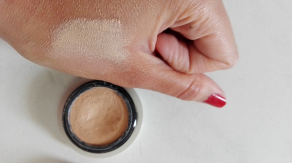 Boi-ing Airbrush Concealer by Benefit Boi-ing Airbrush Concealer by Benefit