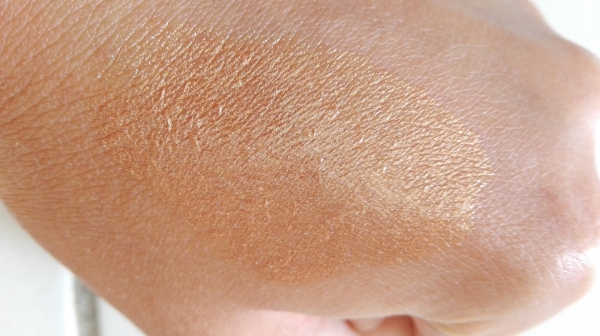 Glow Mon Amour Highlighting Drops by L'Oreal(02 Loving Peach) Glow Mon Amour Highlighting Drops by L'Oreal(02 Loving Peach)