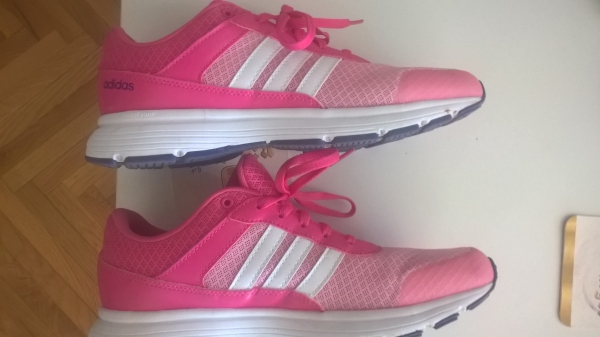 women's cloudfoam vs city running shoes