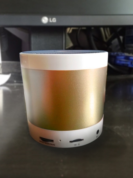 Earise F12 Bluetooth Speaker Earise F12 Bluetooth Speaker