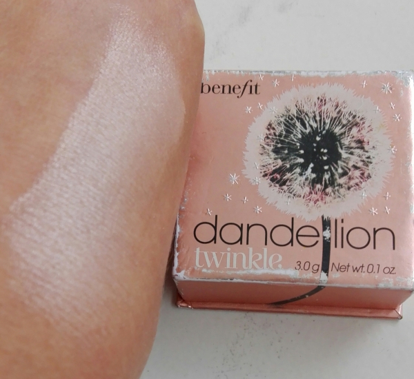 Dandelion Twinkle Highlighting Powder by Benefit Dandelion Twinkle Highlighting Powder by Benefit