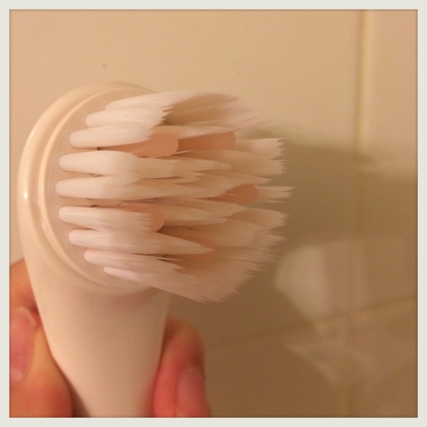 Shiseido Cleansing Massage Brush Shiseido Cleansing Massage Brush
